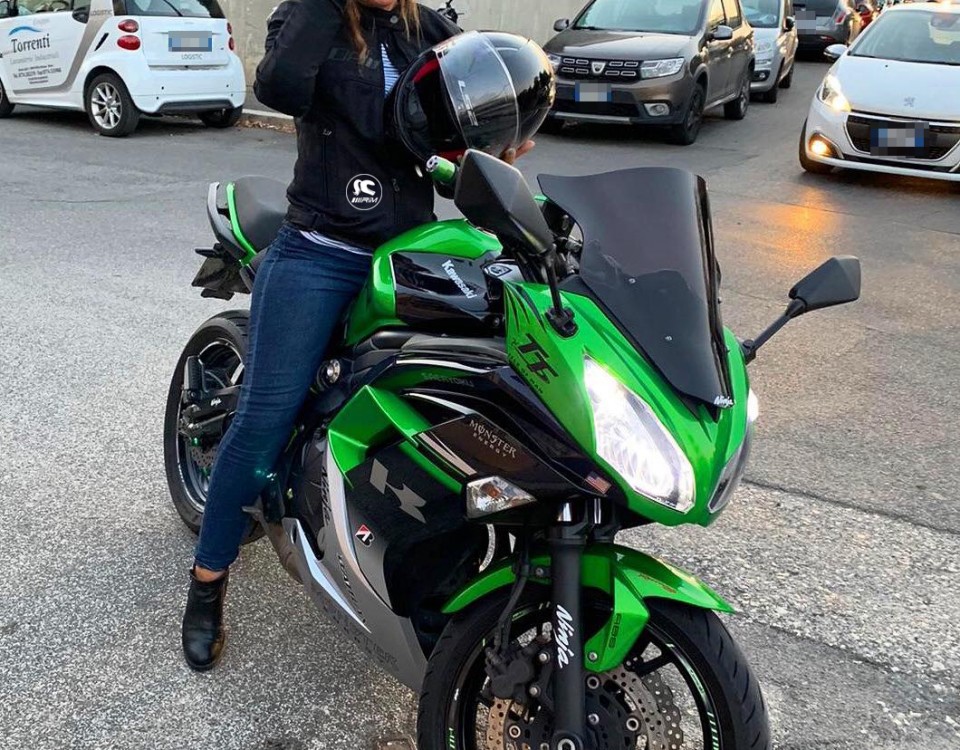 maria_ragazze_in-moto