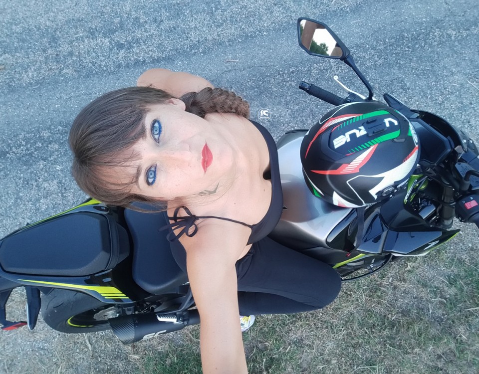 sara_ragazze_in_moto