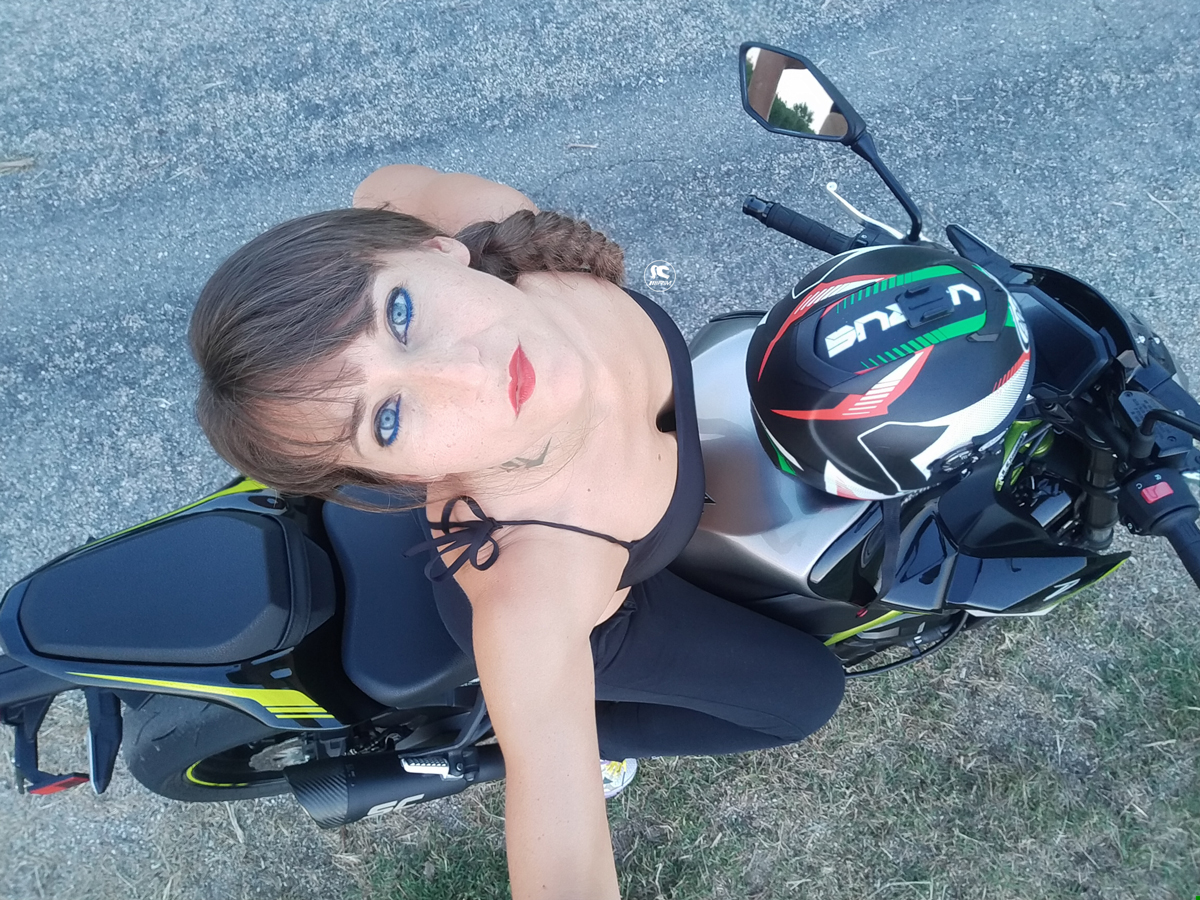 sara_ragazze_in_moto