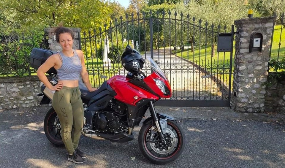 greta_ragazze_in_moto