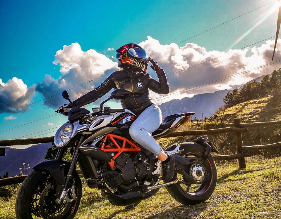 jessica_ragazze_in_moto