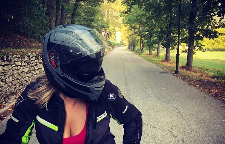 sam_ragazze_in_moto