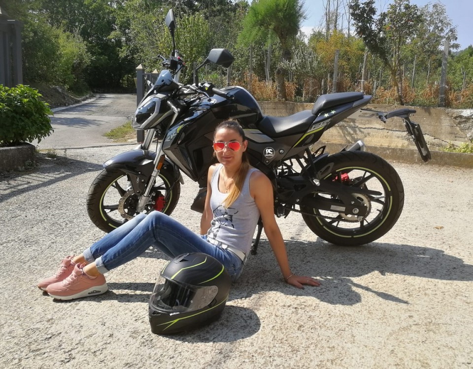 sara-ragazze-in-moto