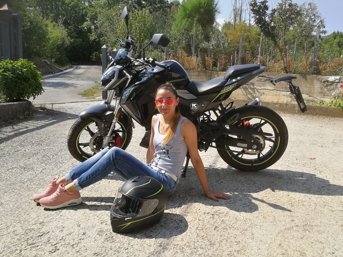 sara-ragazze-in-moto