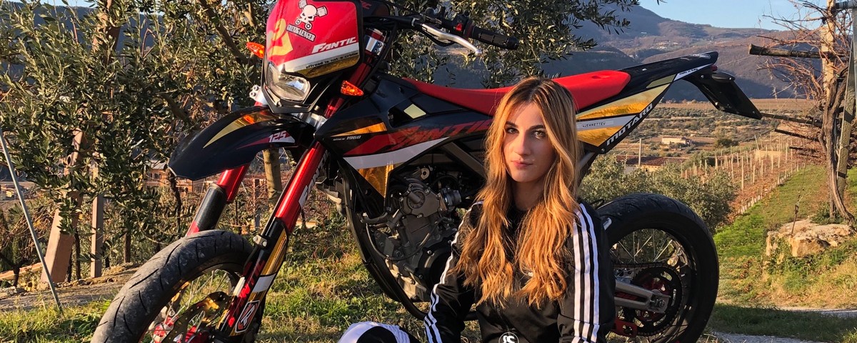 Jeani_ragazze_in_moto