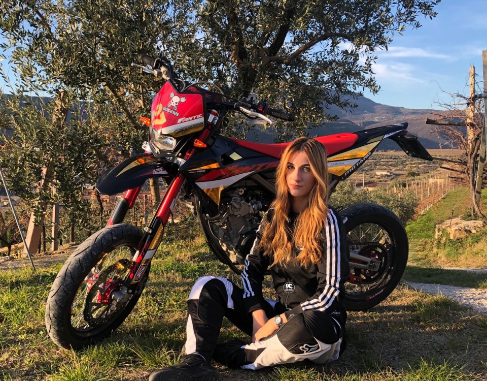 Jeani_ragazze_in_moto