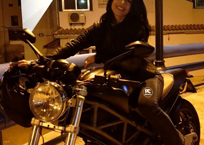 adriana_ragazze_in_moto