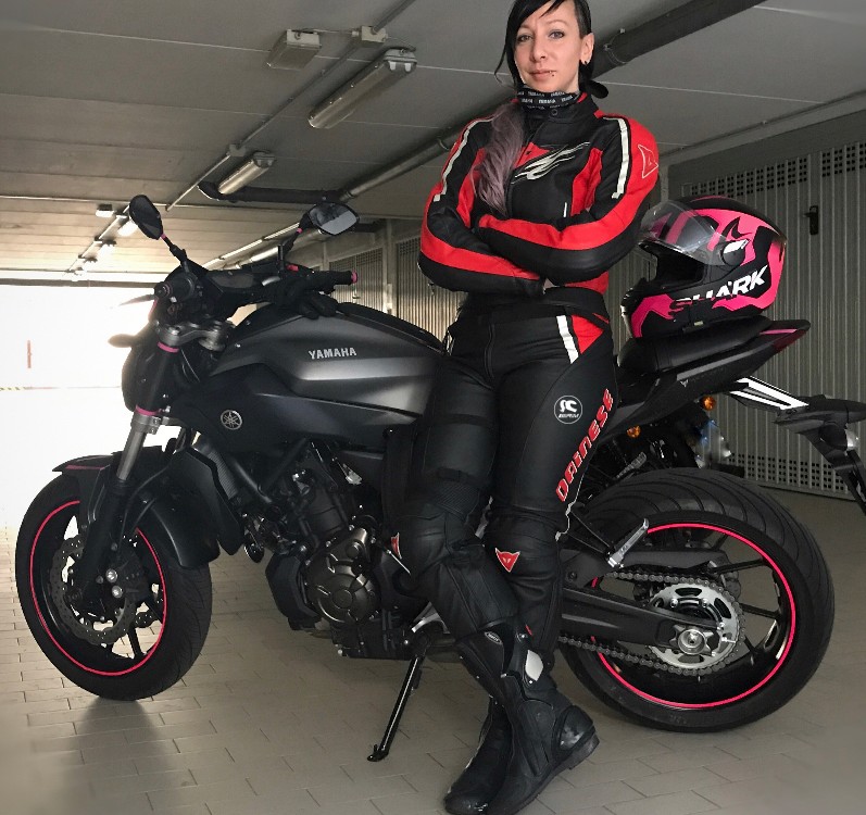 anna_ragazze_in_moto