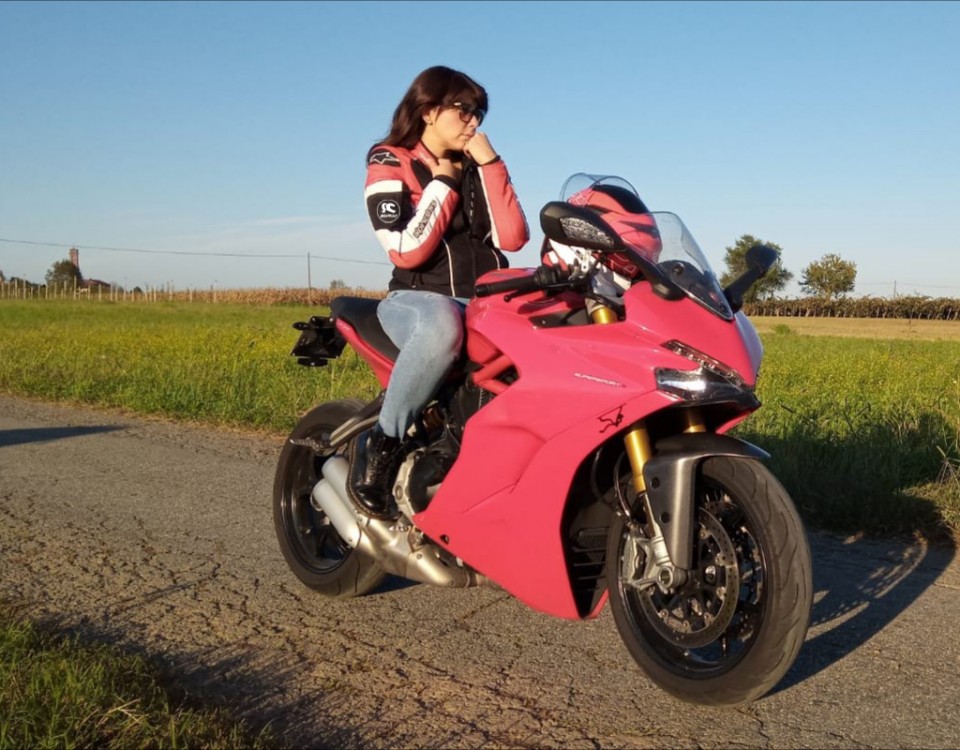 claudia_ragazze_in_moto