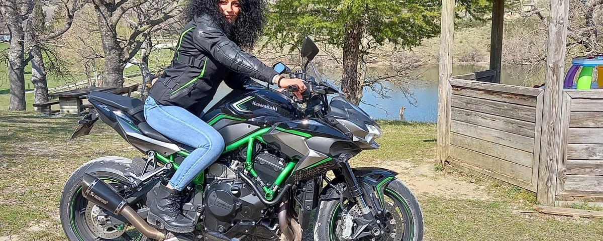 lucia_ragazze-in-moto