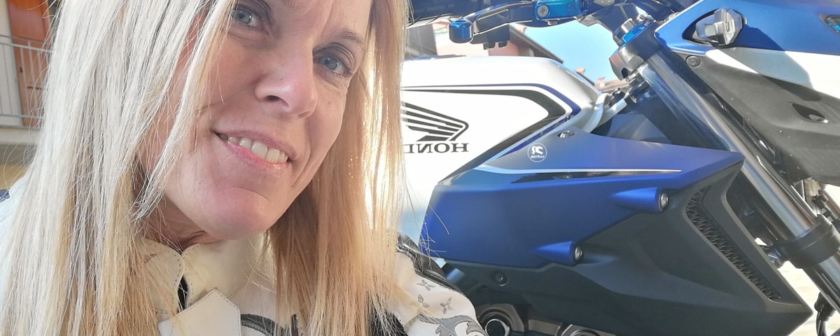 rita_ragazze_in_moto