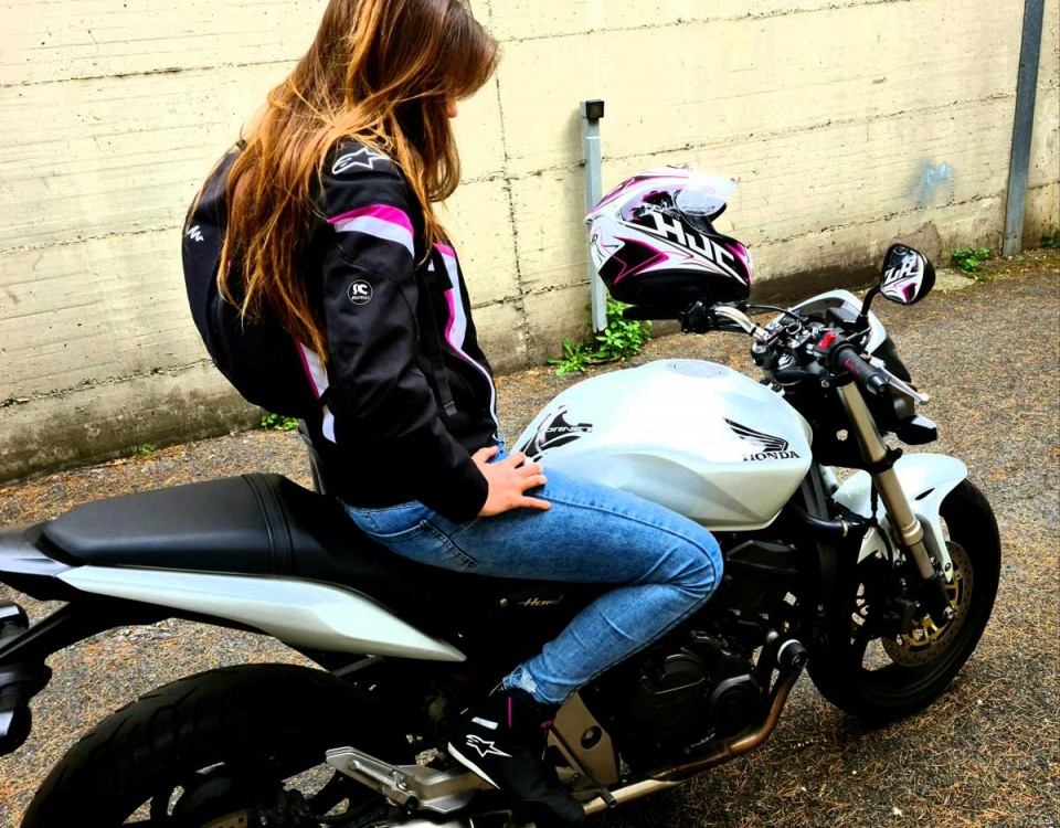 anna_ragazze_in_moto