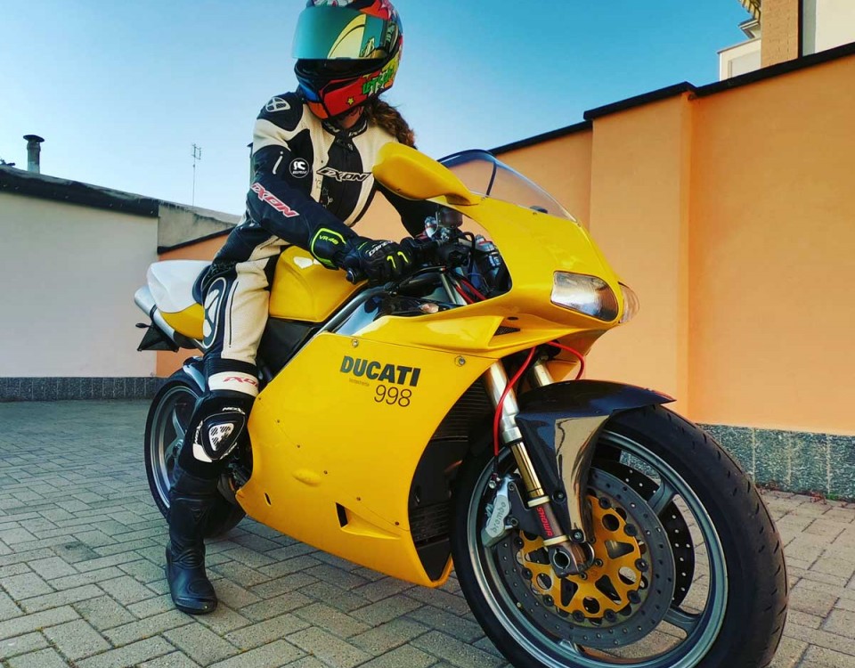 cristina_ragazze_in_moto