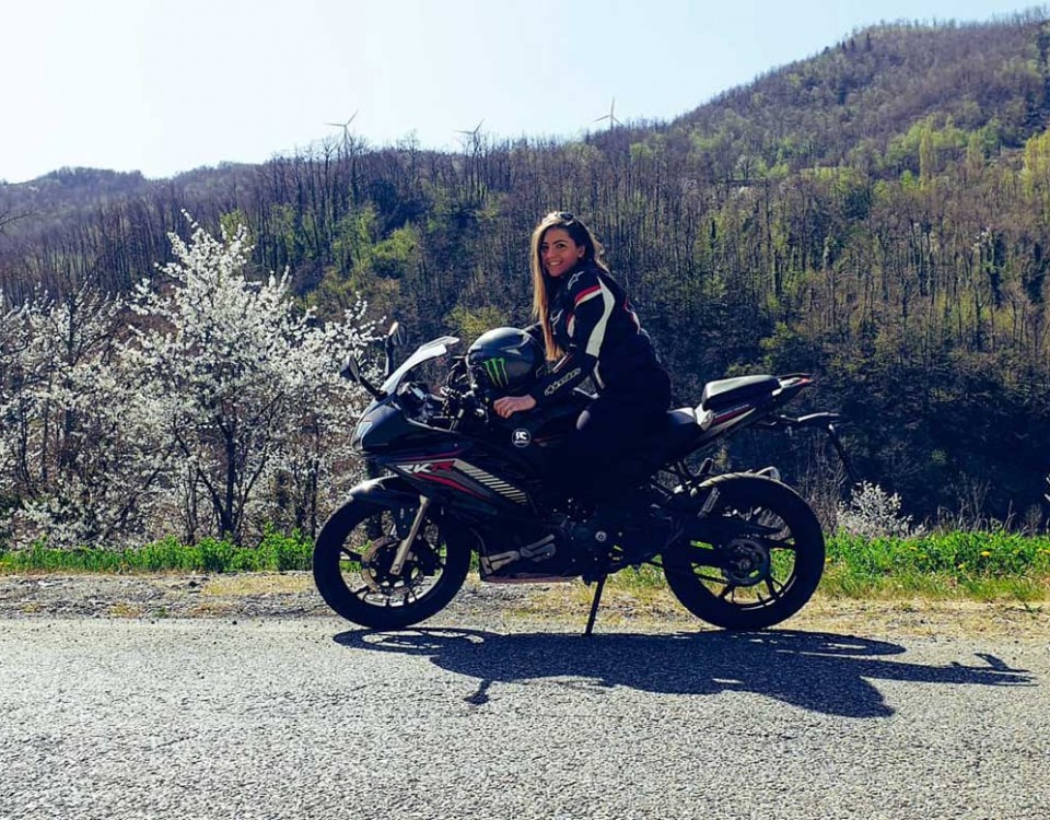 jessica_ragazze_in-moto