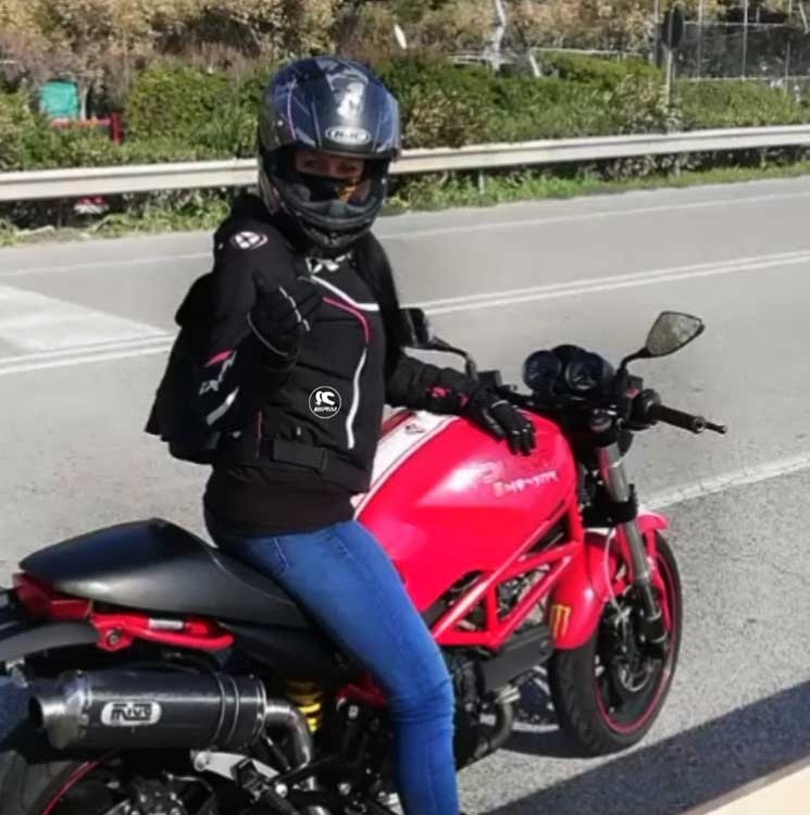 viola_ragazze_in_moto