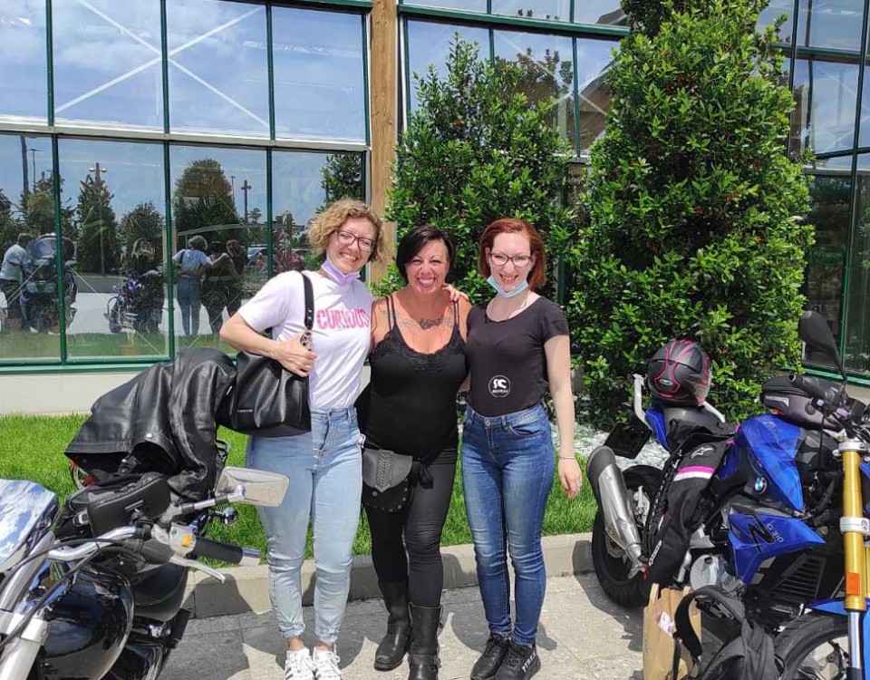 Le_svalvolate_ragazze_in_moto