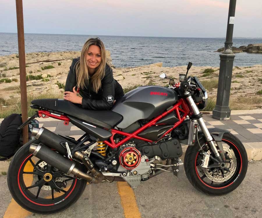 Anna_ragazze_in_moto