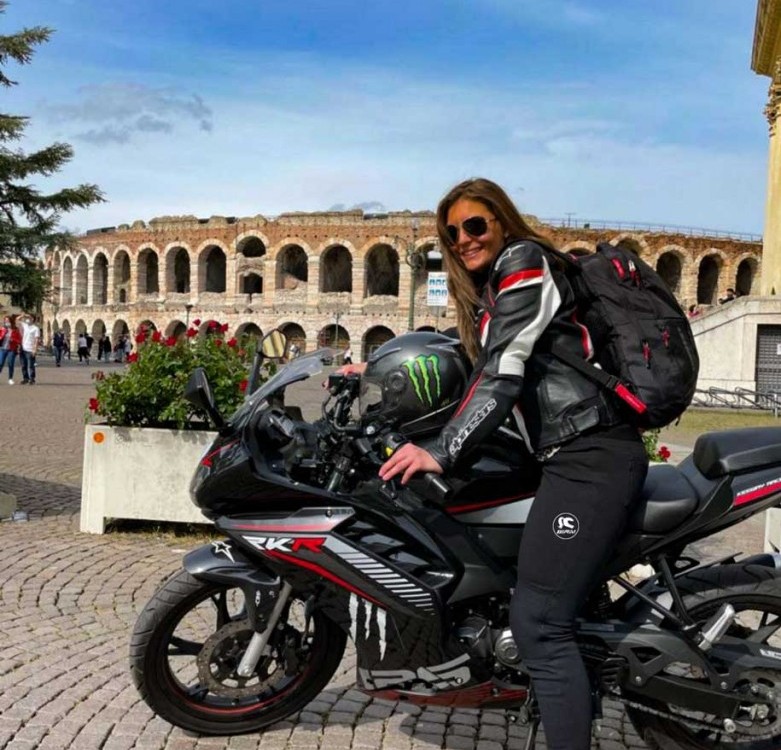 jessica_ragazze_in_moto