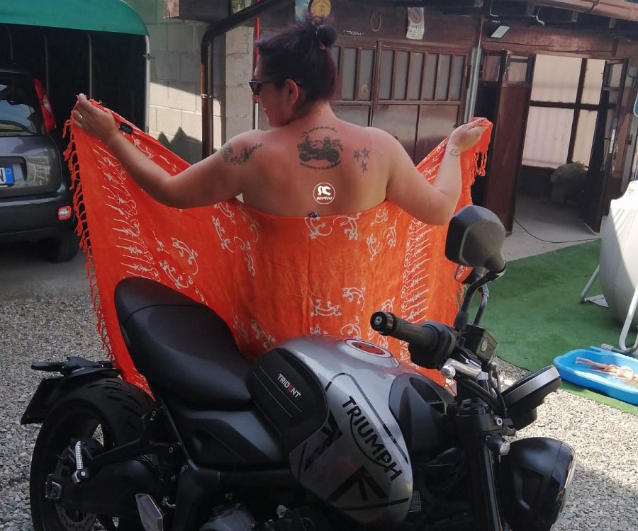 melania_ragazze_in_moto