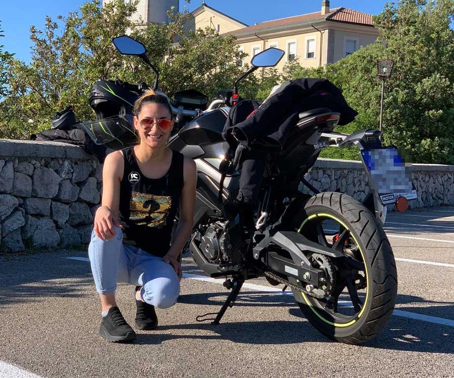 sara_ragazze_in_moto