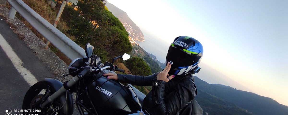 maria_grazia_ragazze_in_moto