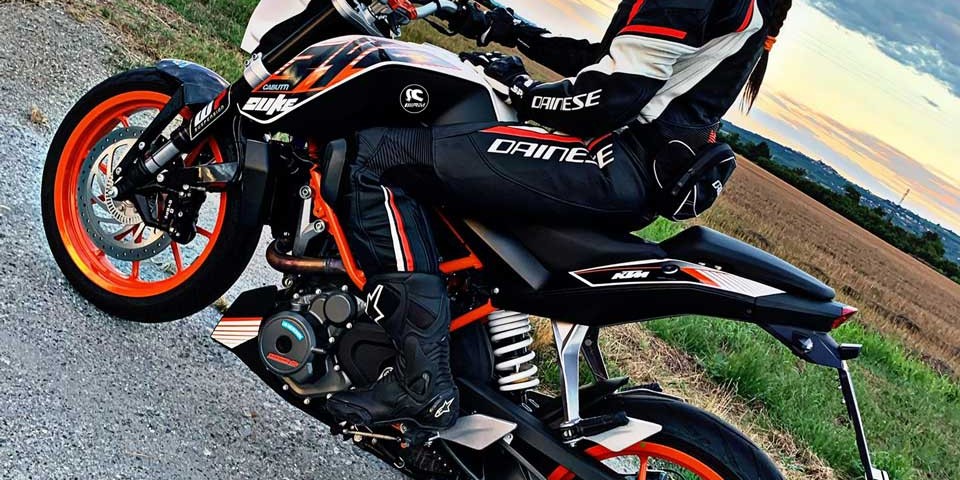 marty_ragazze_in_moto