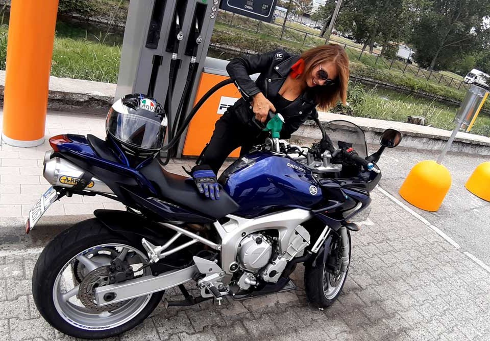 carmen_ragazze_in_moto_miniconcorso