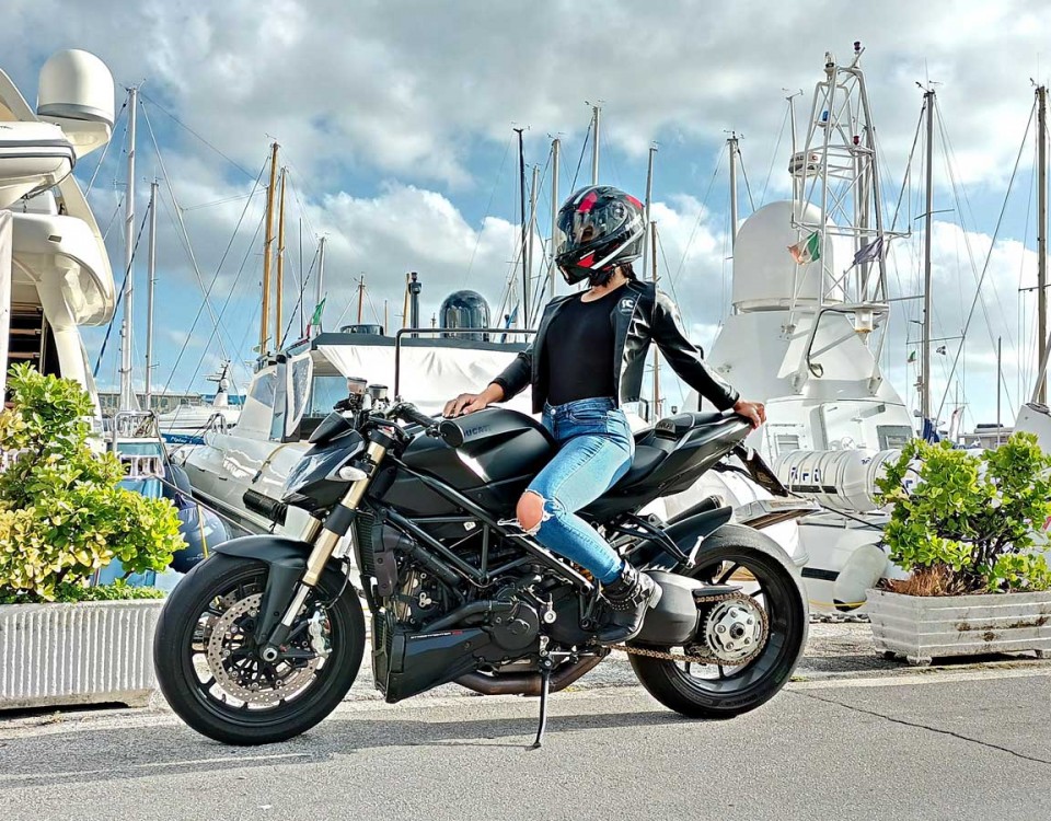 roberta_ragazze_in_moto_miniconcorso