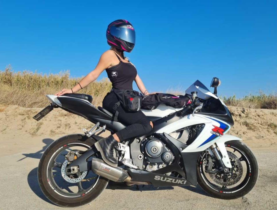 veronica_ragazze_in_moto_miniconcorso