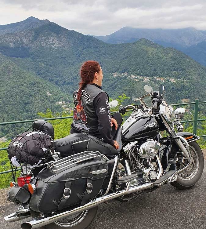 cinzia_ragazze_in_moto