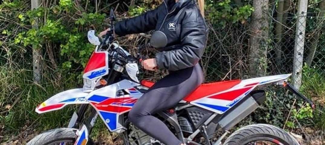 elena_ragazze_in_moto