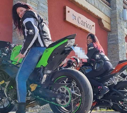 ivana-ragazze_in_moto