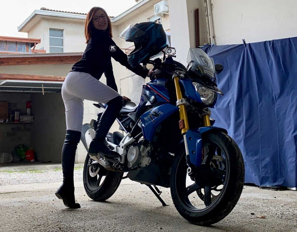 yuna_ragazze_in-moto