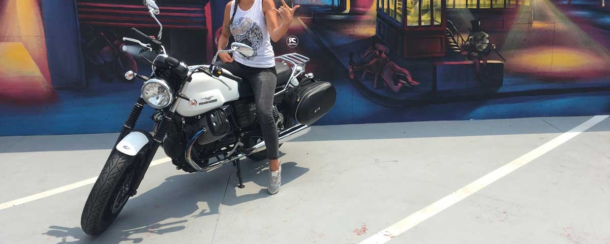 Shirley-ragazze-in-moto