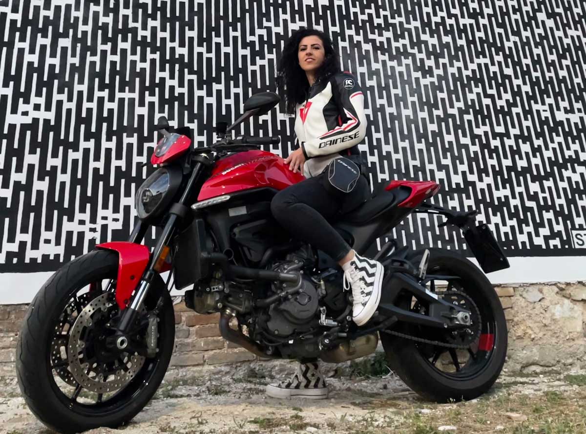 gloria_ragazze_in_moto