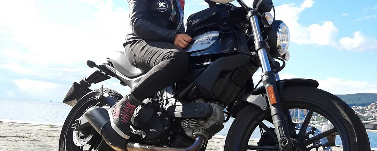 marta_ragazze_in_moto