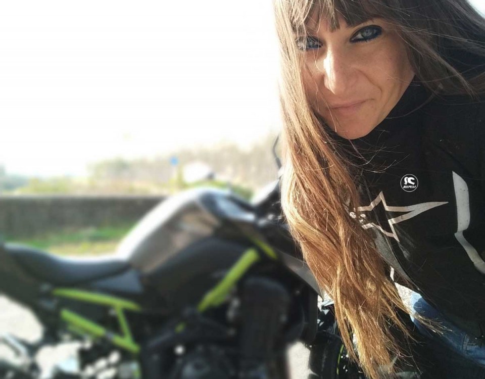 sara_ragazze_in_moto