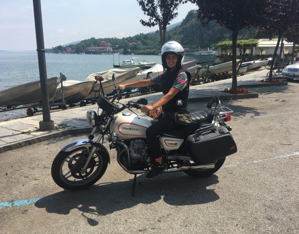 Shirley-ragazze_in-moto