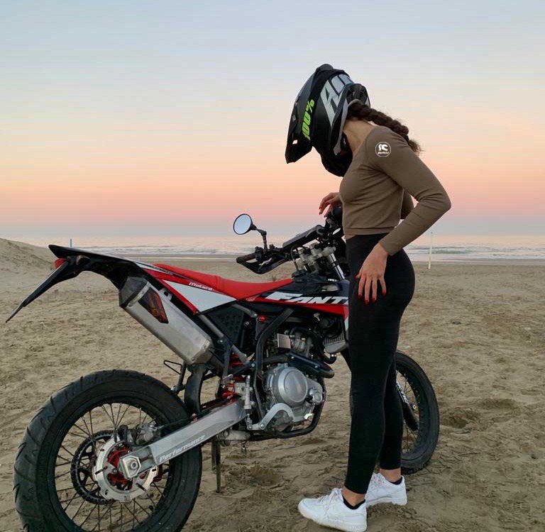 alessandra_ragazze_in_moto