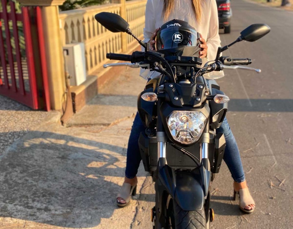 ada_ragazze_in_moto