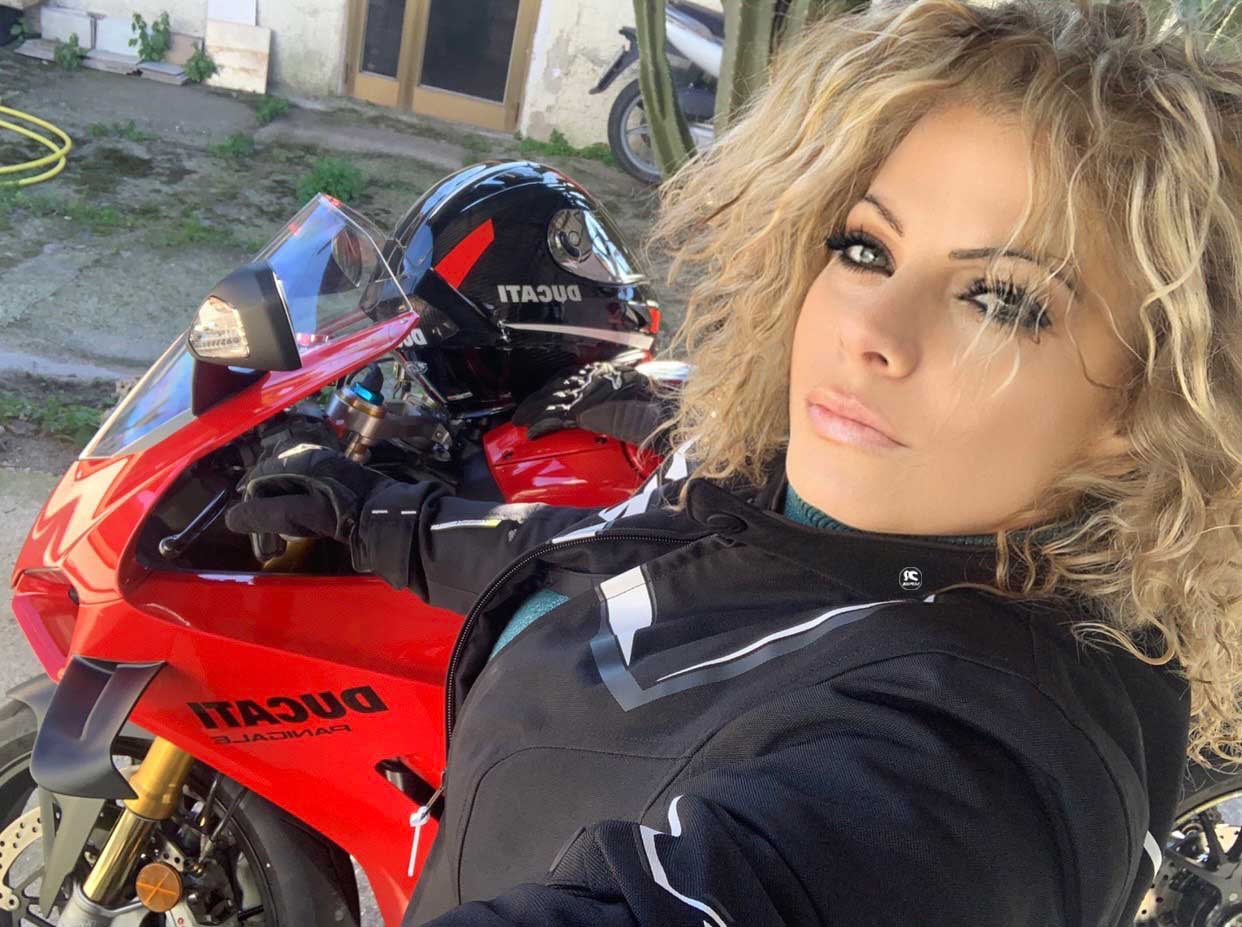 patrizia_ragazze_in_moto