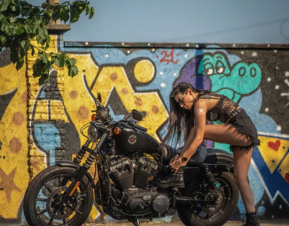 ambra_ragazze_in_moto