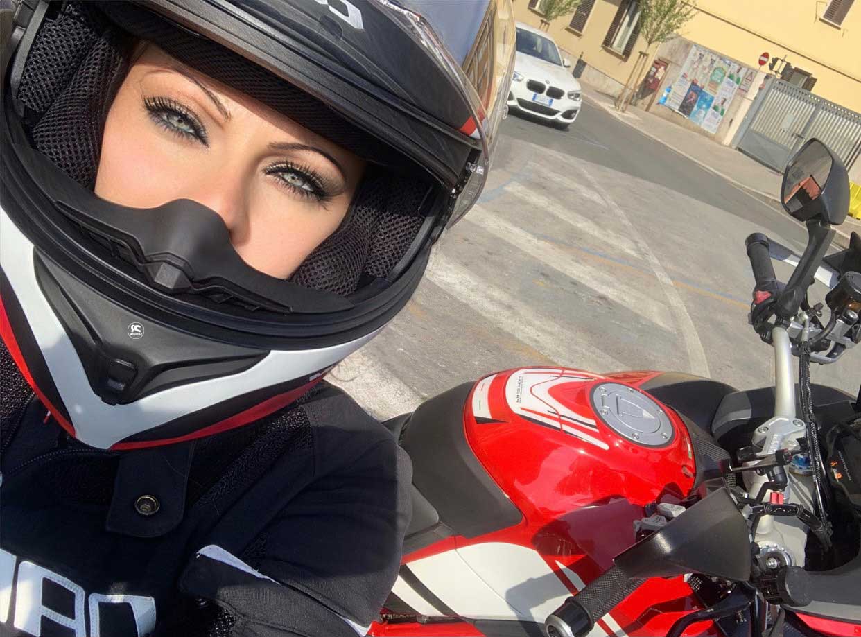 patrizia_ragazze_in_moto