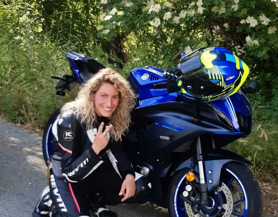 sara_ragazze_in-moto