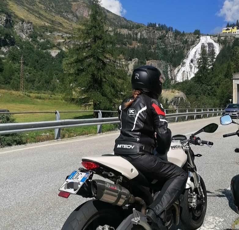 daiana_ragazze_in_moto