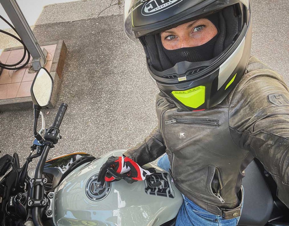 ilenia_ragazze_in_moto