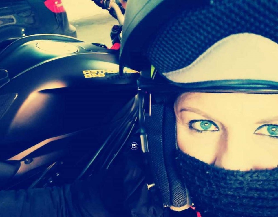 antonella_ragazze-in_moto