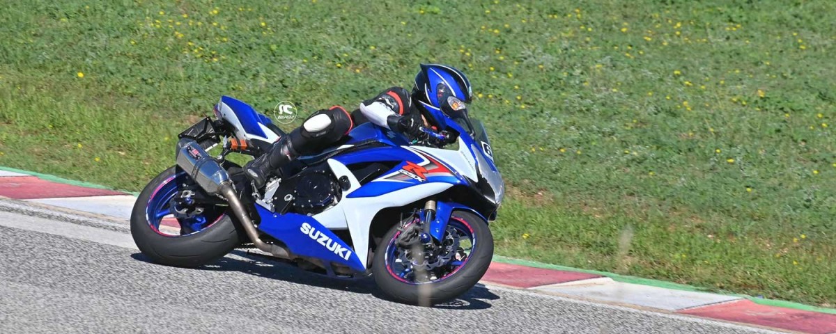 cinzia_ragazze_in_moto