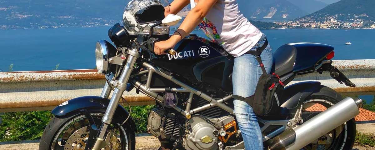 laura_ragazze-in-moto