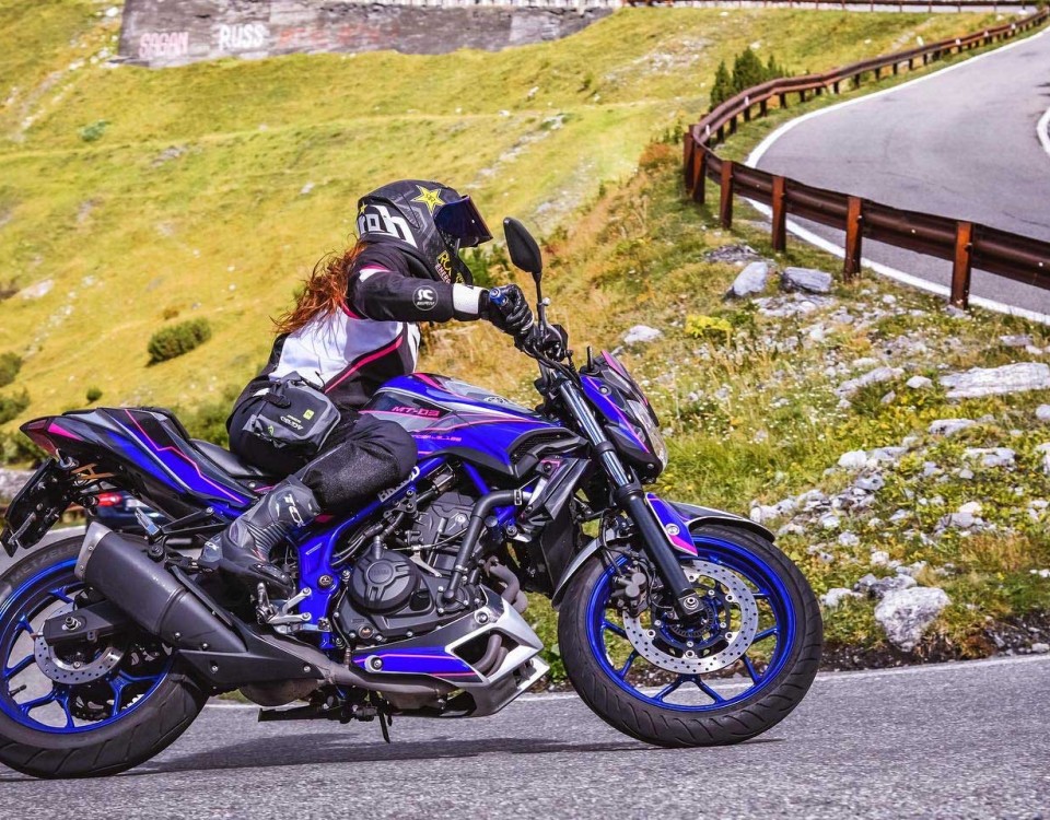 lisa_ragazze_in-moto